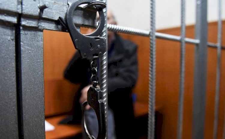 Мародеры с элитными вещами и оружием задержаны в Алматы