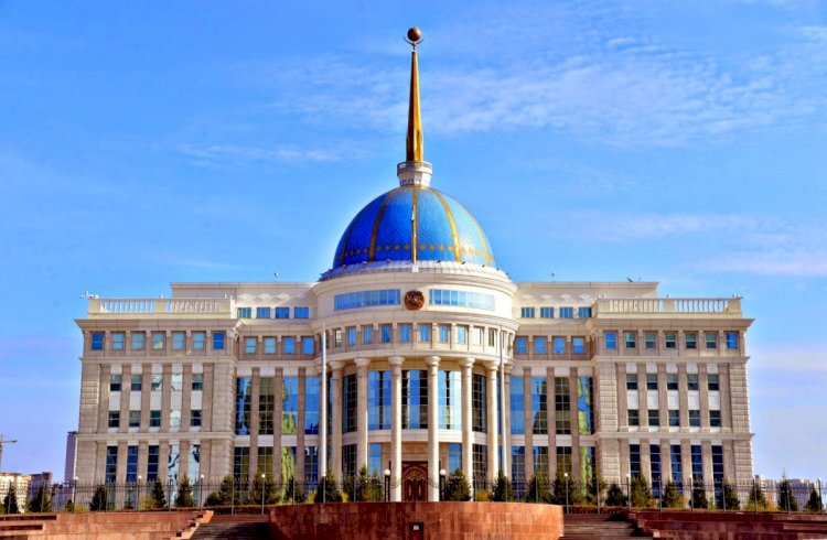 Глава государства последовательно осуществляет поэтапные политические преобразования – Ерлан Карин