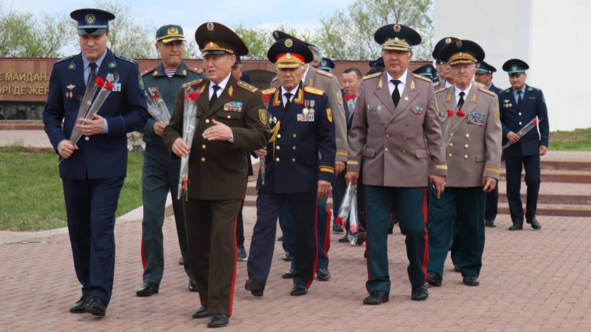 В честь 80-летия Победы Совет генералов посетил ЗКО