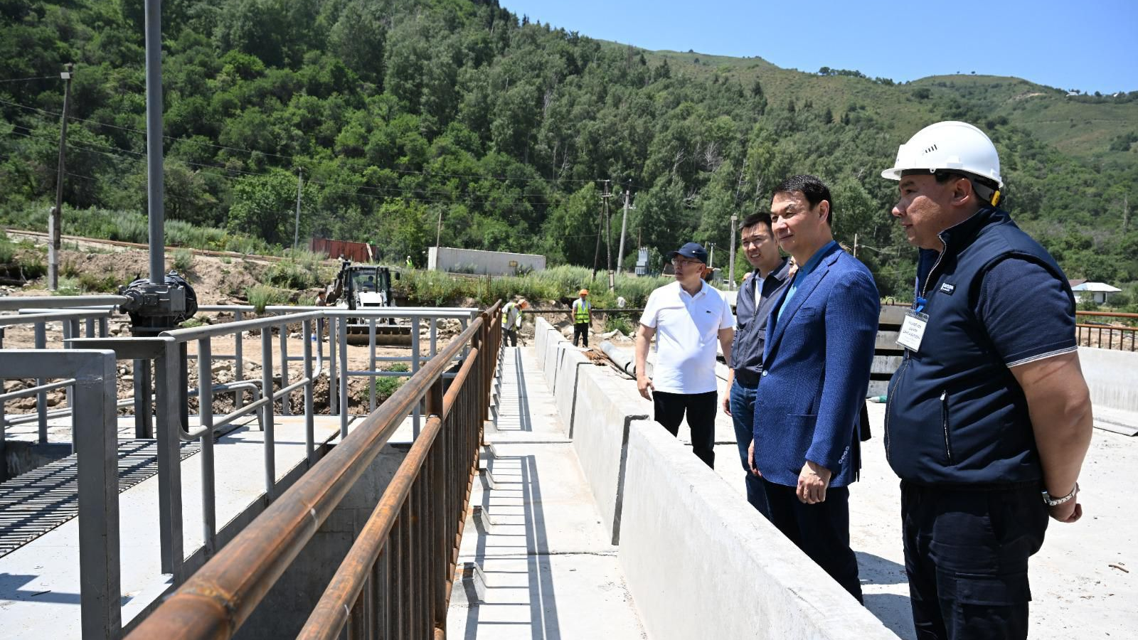 Дархан Сатыбалды проверил модернизацию системы водоснабжения