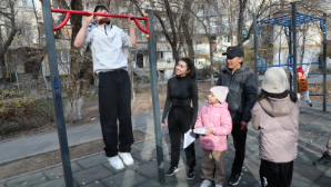 В Алмалинском районе прошли семейные соревнования «Весёлые старты»