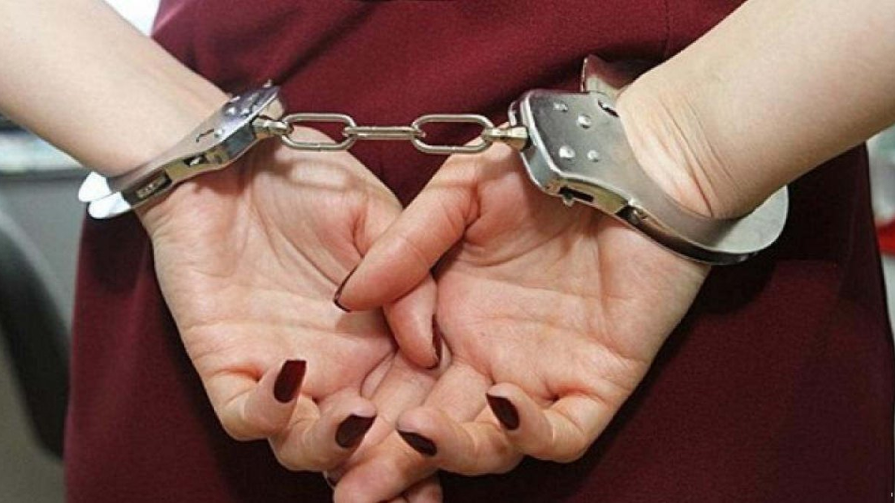Подозреваемую в мошенничестве на 130 млн тенге вернули в Казахстан из Турции
