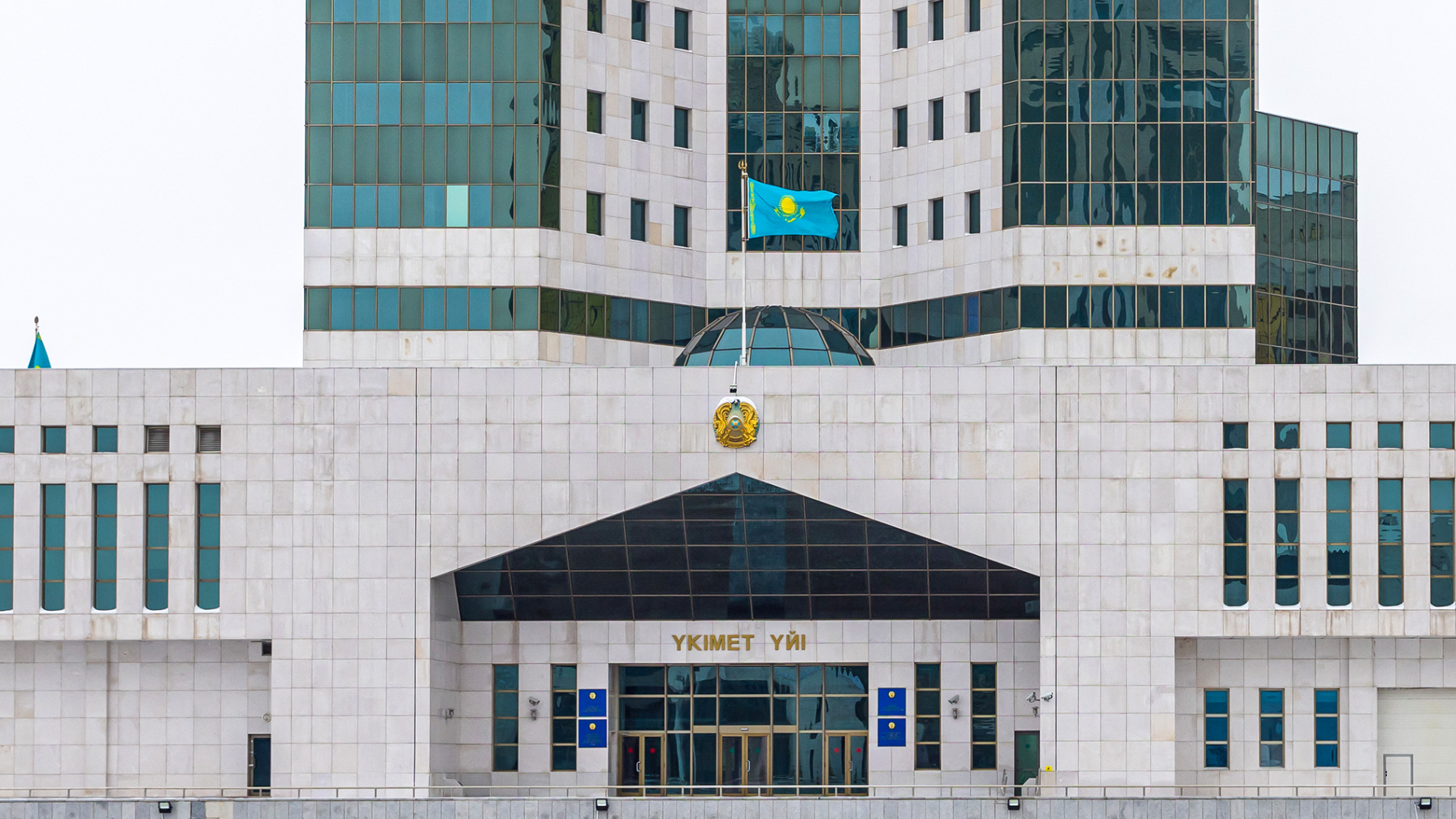 В Казахстане построят четыре новых фармзавода